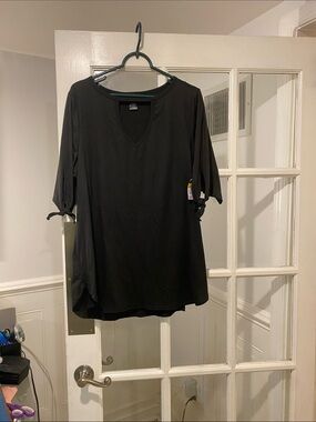 Kristin Nicole size 2X top New With Tags